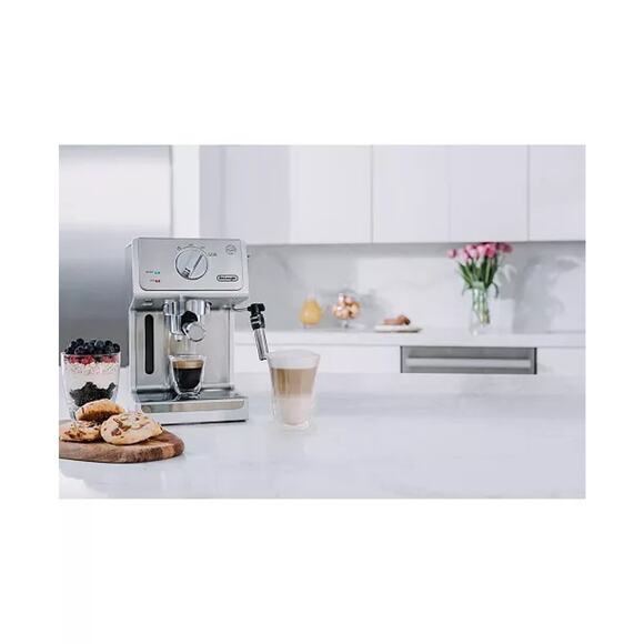 De'Longhi - 15-Bar Pump Espresso and Cappuccino Machine, Stainless Steel ECP3630 - Picture 4 of 6